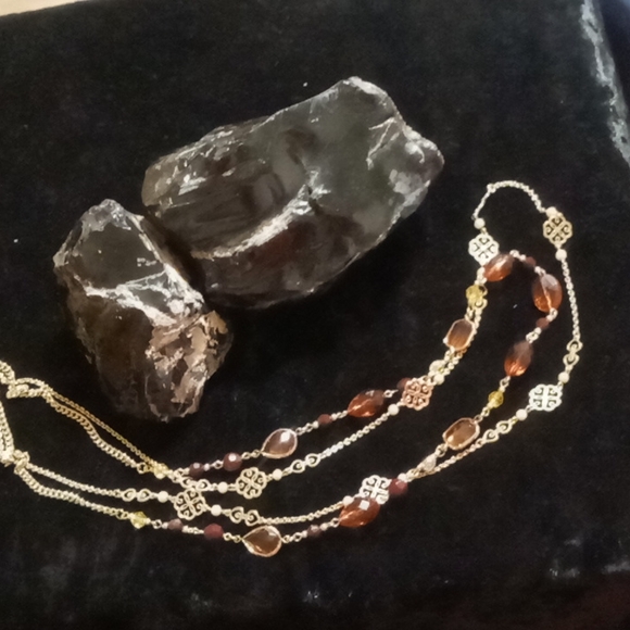 Long layered & beaded necklace .amber color & gold tones - Picture 4 of 5